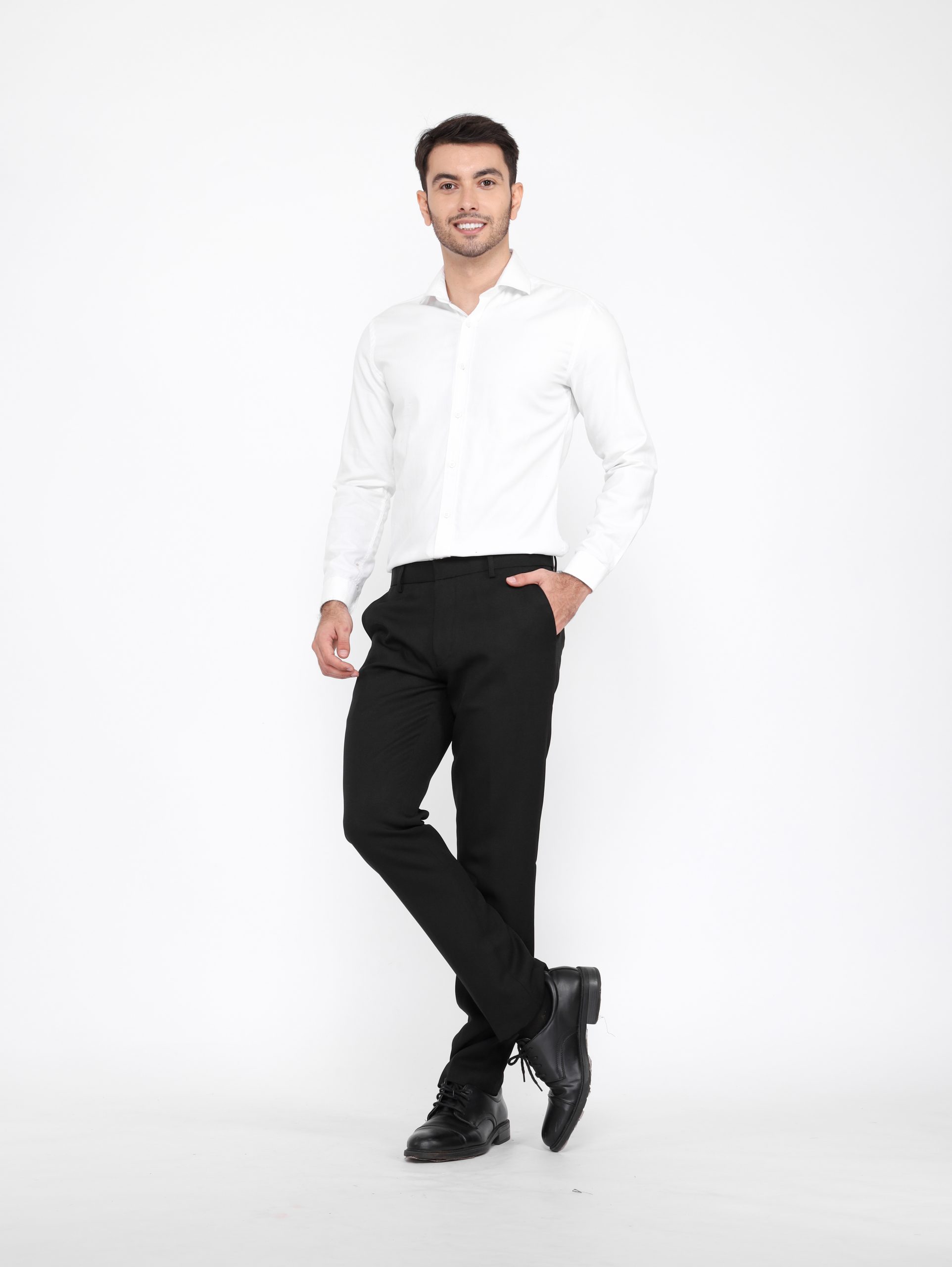 Slim Fit atau Regular Fit: Mana Celana yang Tepat untuk Anda?