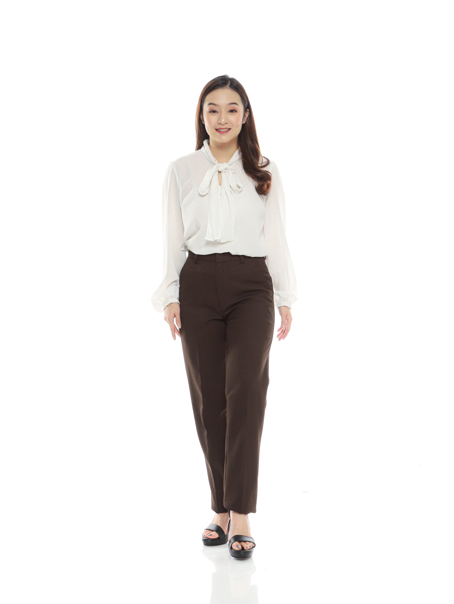 Tips Memilih Celana Kerja Sesuai Bentuk Tubuh